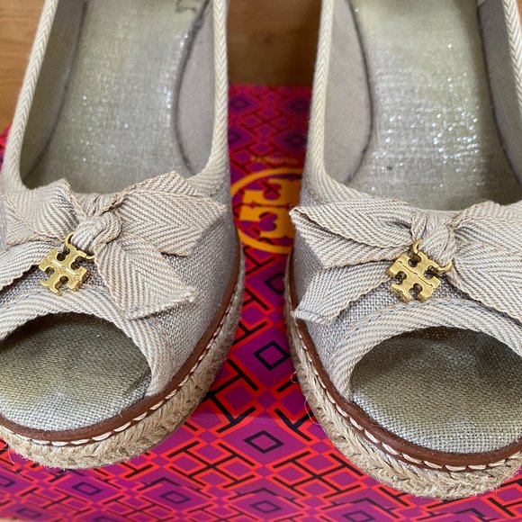 Tori Burch Espadrille Gold Canvas Wedges - Picture 2 of 8